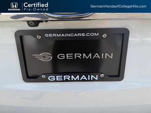 Used 2018 Honda Odyssey Elite image 9