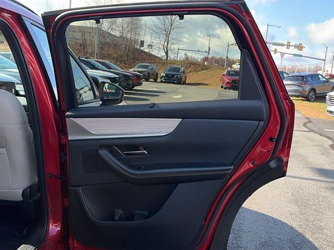 New 2025 MAZDA CX-70 Plug-In Hybrid w/ Premium Pkg image 32