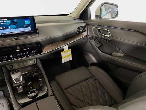 New 2026 Nissan Rogue Platinum AWD/4WD image 25