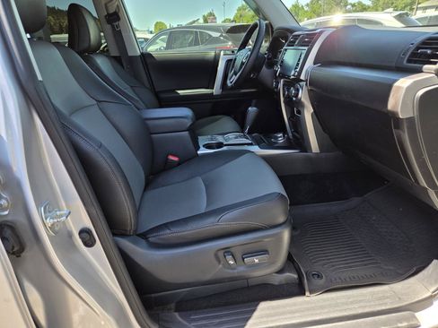 Used 2022 Toyota 4Runner SR5 Premium w/ Moonroof Package AWD/4WD image 20