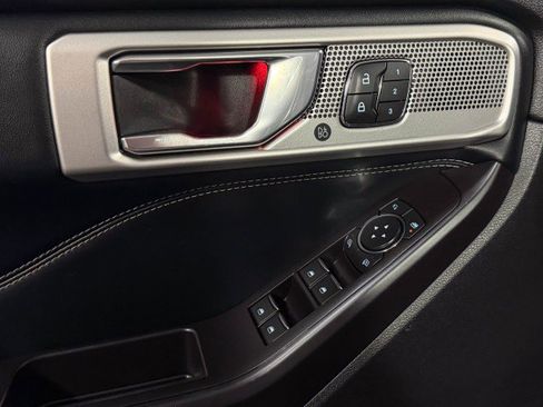 Used 2020 Ford Explorer Limited image 30