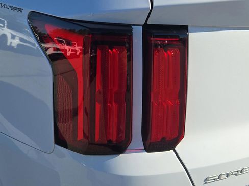 Certified 2023 Kia Sorento SX image 13