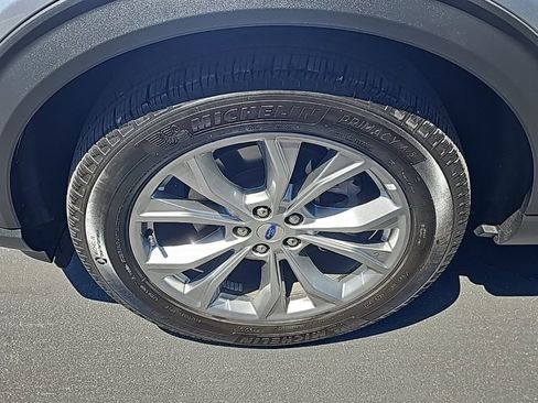 Used 2024 Ford Explorer Limited image 9