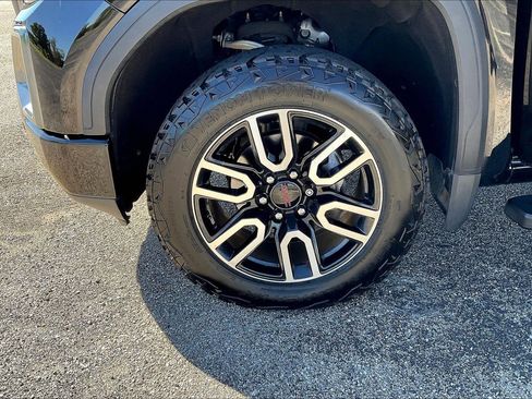 Used 2019 GMC Sierra 1500 AT4 w/ AT4 Premium Package image 9