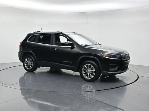 Used 2021 Jeep Cherokee Latitude Lux w/ Sun & Sound Group AWD/4WD image 3