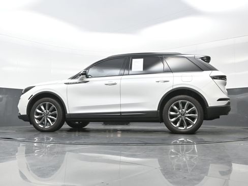 Used 2022 Lincoln Corsair AWD w/ Premium Package image 29
