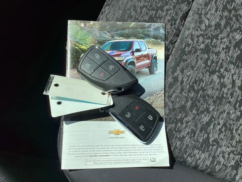 Used 2025 Chevrolet Colorado Z71 image 19