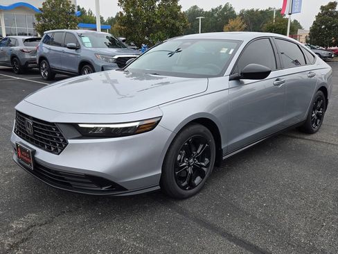 New 2025 Honda Accord SE image 3