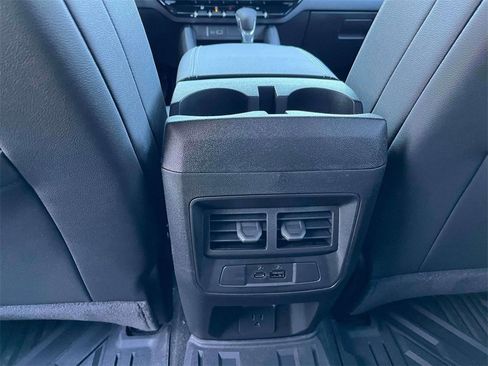 New 2026 GMC Canyon Elevation w/ Convenience Package image 15