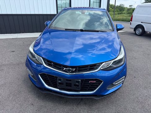 Used 2018 Chevrolet Cruze LT w/ Convenience Package FWD image 2