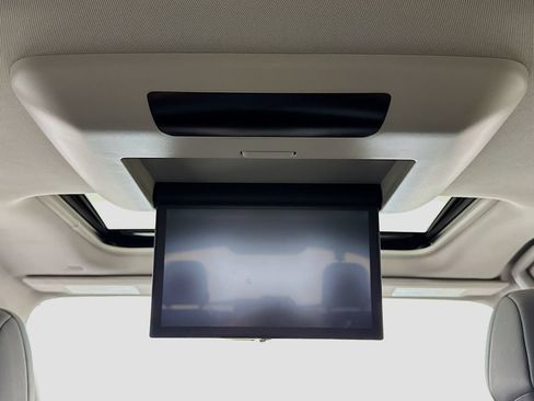 Used 2024 Toyota Sienna Limited AWD/4WD image 26