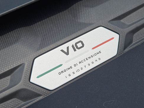 Used 2020 Lamborghini Huracan EVO AWD/4WD image 15