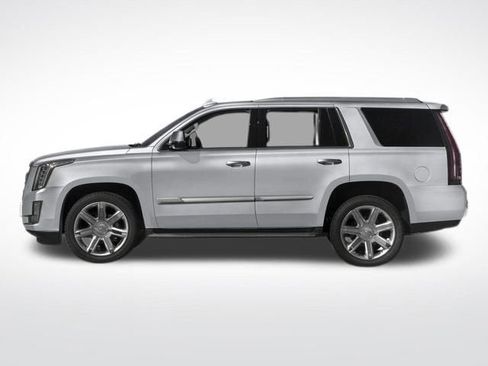 Used 2017 Cadillac Escalade Luxury image 7
