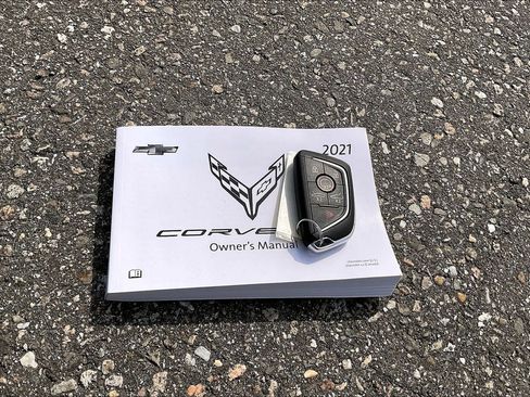 Used 2021 Chevrolet Corvette Stingray Preferred Cpe w/ Battery Protection Package RWD image 10