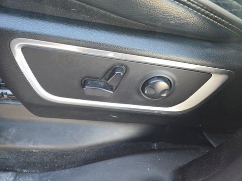 Used 2023 RAM 1500 Laramie image 10