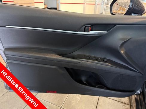 Used 2024 Toyota Camry SE image 18