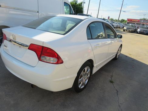 Used 2010 Honda Civic LX image 4