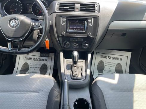 Used 2017 Volkswagen Jetta S image 10