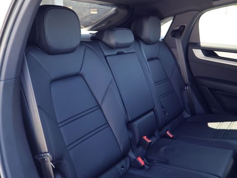 New 2026 Porsche Cayenne Coupe AWD/4WD image 23