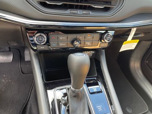New 2026 Jeep Compass Latitude AWD/4WD image 14