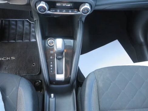 Used 2018 Nissan Kicks SV FWD image 21