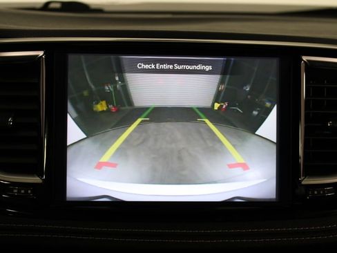 Used 2025 Chrysler Pacifica Limited FWD image 28