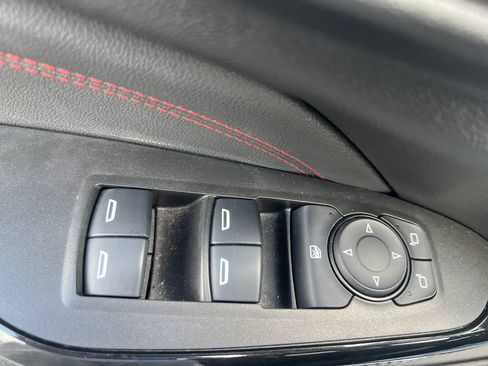Used 2024 Chevrolet Trax RS w/ Sunroof Package FWD image 15