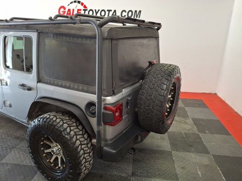 Used 2018 Jeep Wrangler Unlimited Sport S image 7