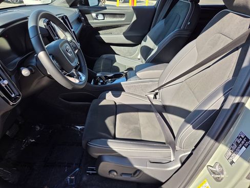 Used 2023 Volvo XC40 Recharge Plus w/ Protection Package Premier AWD/4WD image 13