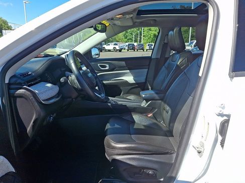 Used 2022 Jeep Compass Latitude w/ Sun and Sound Group AWD/4WD image 14