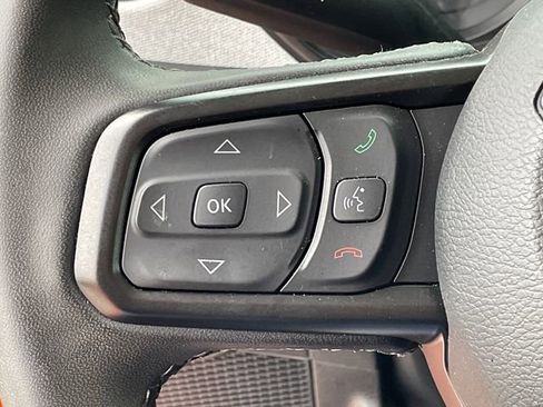 Used 2025 Jeep Gladiator Mojave AWD/4WD image 28