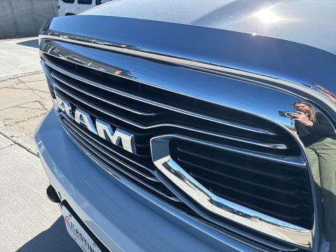 Used 2017 RAM 1500 Laramie w/ Convenience Group AWD/4WD image 10