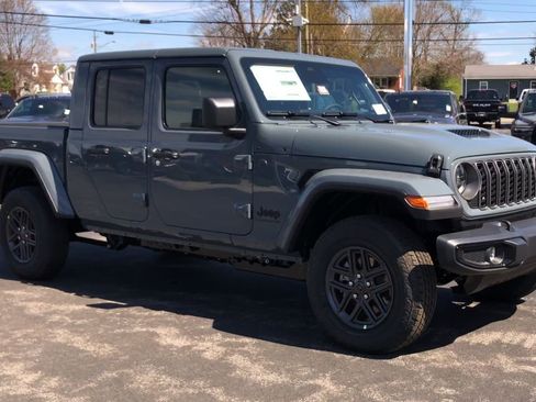 New 2026 Jeep Gladiator Sport image 2
