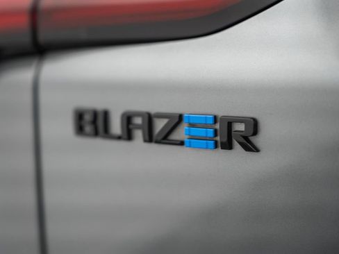 Used 2024 Chevrolet Blazer EV RS AWD/4WD image 11