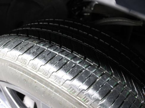 Used 2023 GMC Yukon Denali w/ LPO, Floor Liner Package AWD/4WD image 9