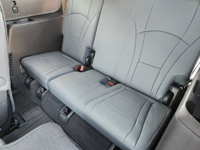Used 2023 Buick Enclave Essence w/ Experience Buick Package FWD image 33