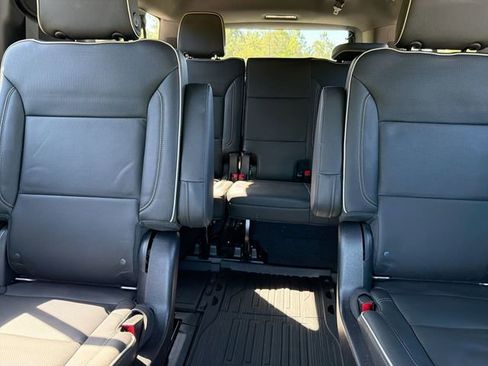 Used 2021 GMC Yukon XL SLT w/ Rear Media and Nav Package AWD/4WD image 26