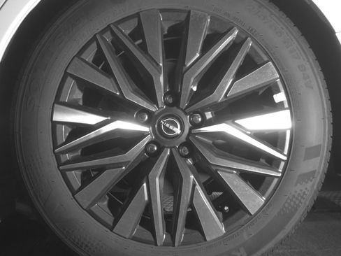 Used 2025 Nissan Altima 2.5 SV image 14