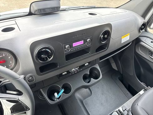 New 2025 Mercedes-Benz Sprinter 2500 image 17