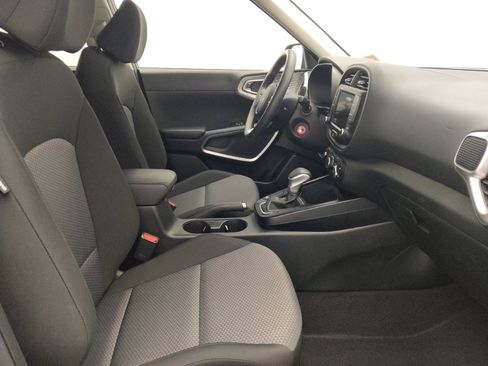 Used 2025 Kia Soul LX FWD image 21