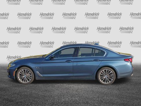 Used 2023 BMW 530e w/ Premium Package image 6