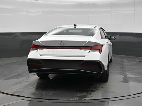 New 2026 Hyundai Elantra SE FWD image 6