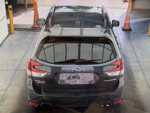 Used 2020 Subaru Forester Premium AWD/4WD image 4