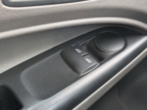 Used 2022 Ford Transit Connect XL image 12