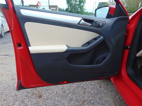Used 2014 Volkswagen Jetta SE FWD image 21