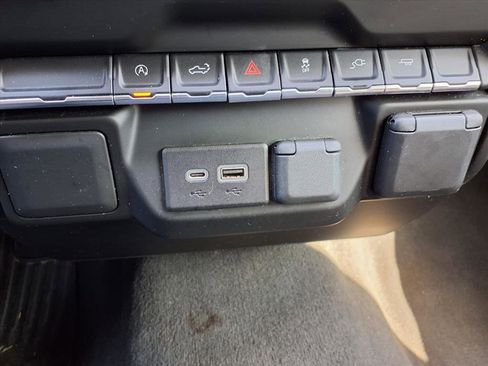 Used 2021 Chevrolet Silverado 1500 Custom image 8