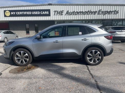 Used 2023 Ford Escape Platinum image 39