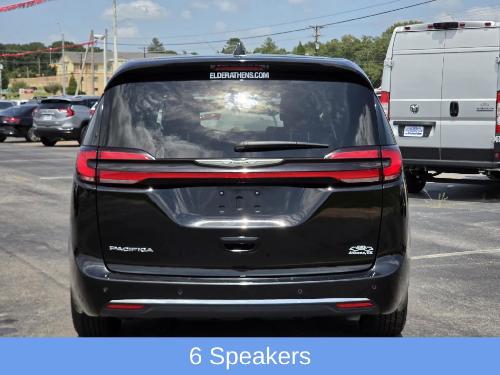 Used 2024 Chrysler Pacifica Touring-L FWD image 5