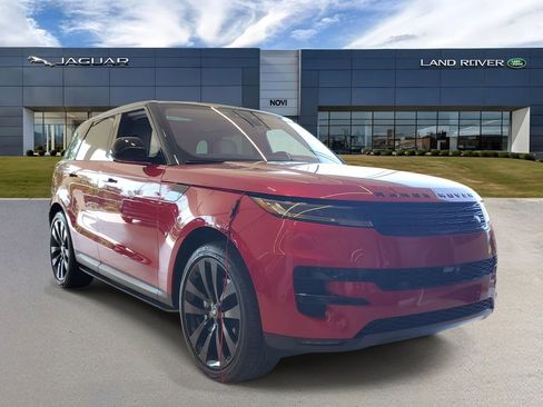 Used 2023 Land Rover Range Rover Sport SE AWD/4WD image 2