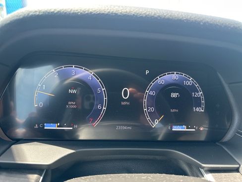 Used 2024 Jeep Grand Cherokee Limited image 44